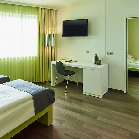 Plaza Gasometer Hotel 4*
