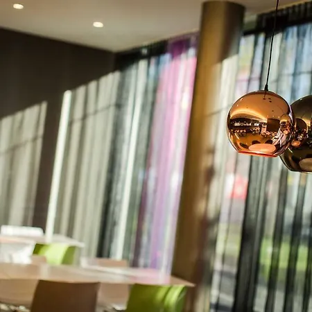 Hotel Plaza Gasometer 4*