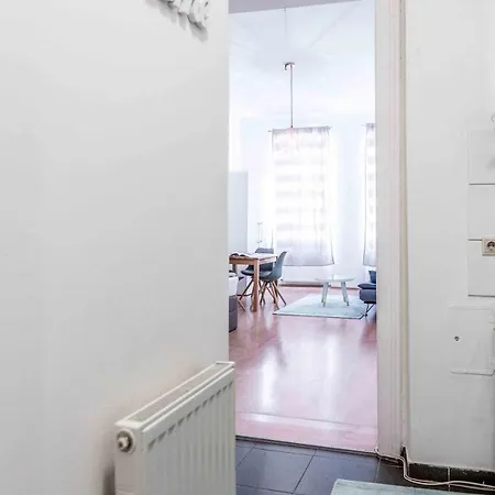 & Business 1120 * Wien