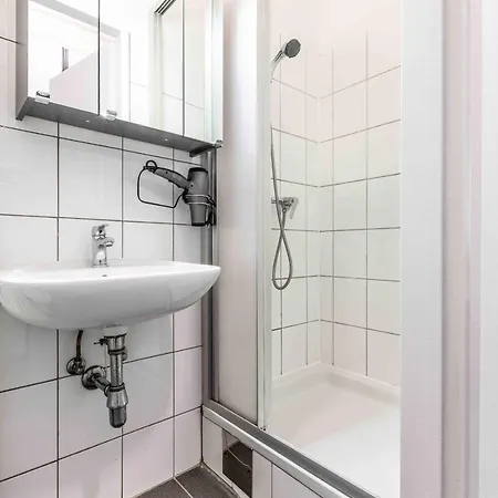 & Business 1120 Wien