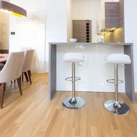 Debo Nähe Westbahnhof - Contactless Check In Apartment Wien