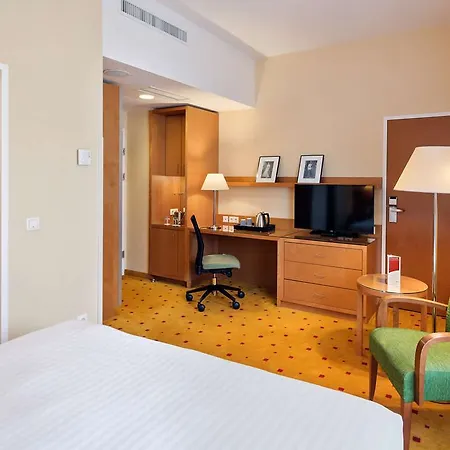 Courtyard By Marriott Schoenbrunn Hotell 4*