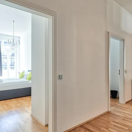 - Schwarzenbergplatz Daire *