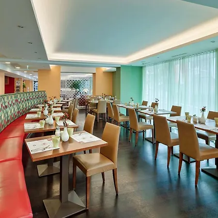 Courtyard By Marriott Schoenbrunn 4*