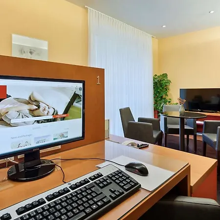 Courtyard By Marriott Schoenbrunn Hotell 4*