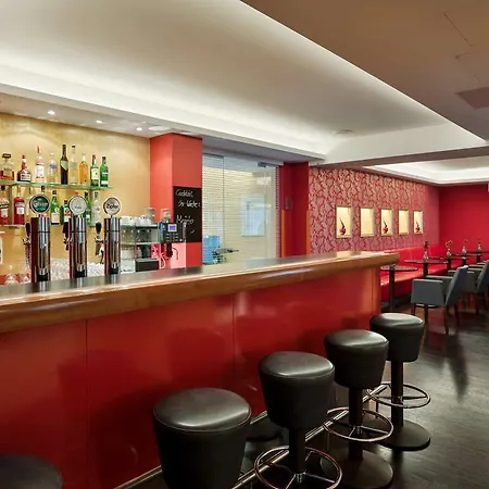 Courtyard By Marriott Schoenbrunn מלון 4*