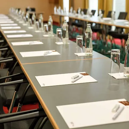 Courtyard By Marriott Schoenbrunn Hotell 4*