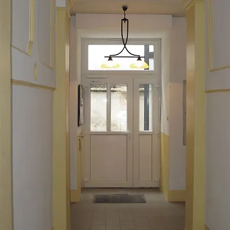 Apartment Old *