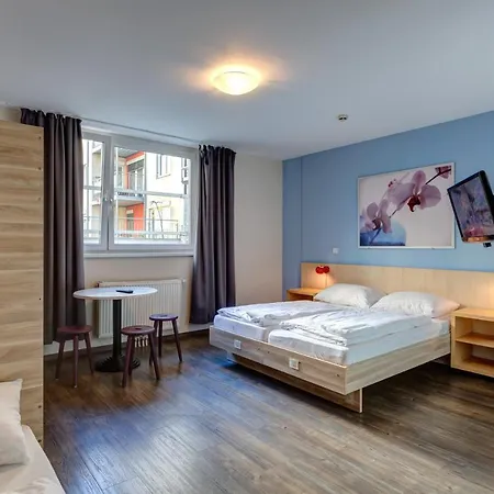 Meininger Hauptbahnhof Hotel 3*