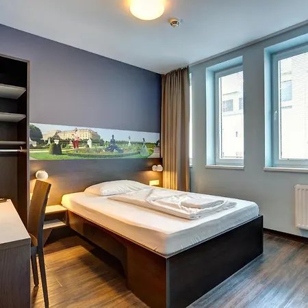 Meininger Downtown Sissi Vienna
