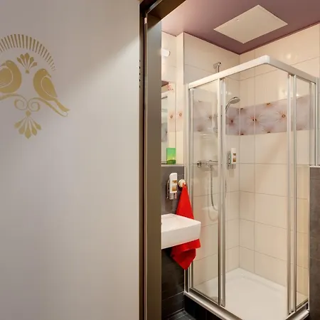 Hotel Meininger Downtown Sissi Vienna