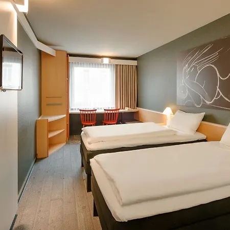 Ibis Hotell 3*