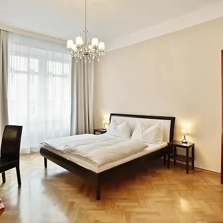 Parco Di Schoenbrunn Bed & Breakfast 4*