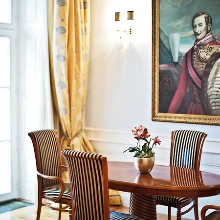 Palais Coburg Hotel 5*