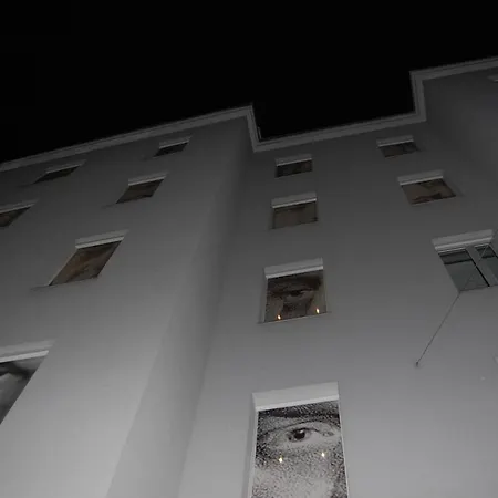 Hotel Apollo 2*