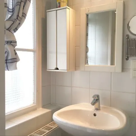 Lovely In A Quiet Area Close To The Center Apartment *