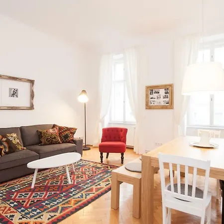 Apartment Lovely In A Quiet Area Close To The Center