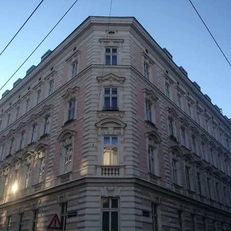 Apartment Lovely In A Quiet Area Close To The Center Wien
