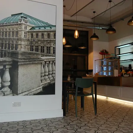 Hotel Apollo 2*