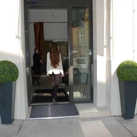 Hotel Apollo Vienne
