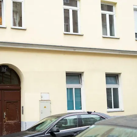 Living Schneidergasse Vienna