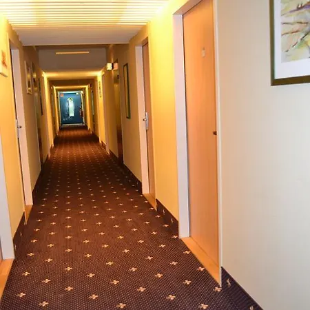 Lenas West 3* Wien