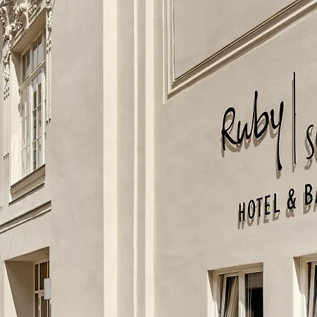 Ruby Sofie 4*