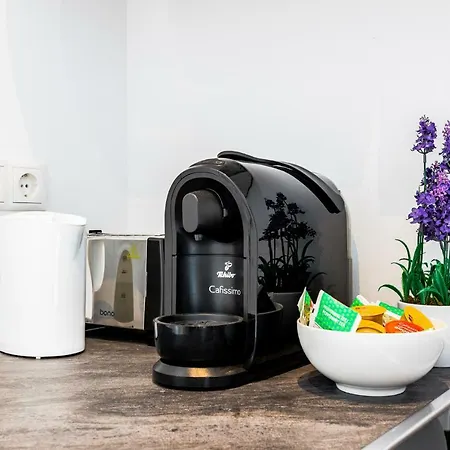 Daire Budget West With Shared Kitchen