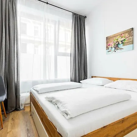 Budget West With Shared Kitchen Vienna