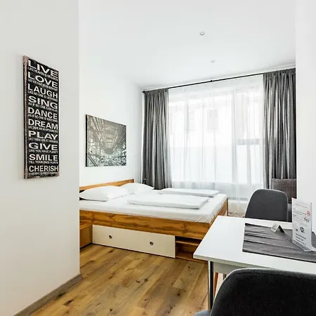 Apartment Budget West With Shared Kitchen Vienna