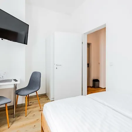 Budget West With Shared Kitchen Vienna