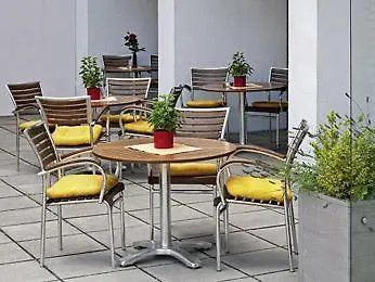 Ibis Hotell 3*