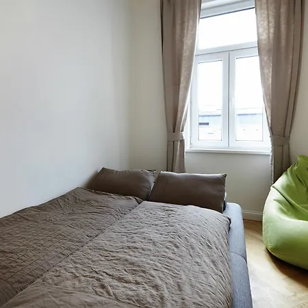 Urban Flats Darwingasse Apartment *