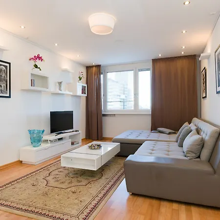 Domino Apartment *