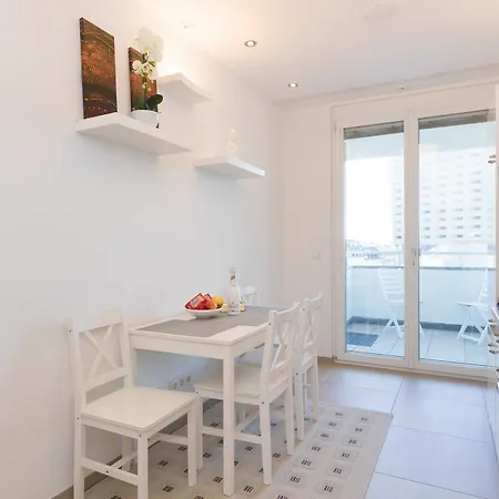 Domino Apartment *