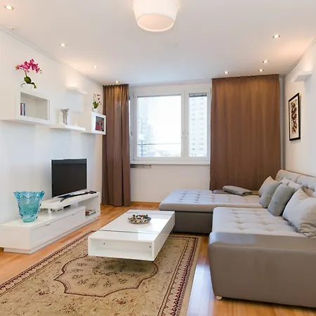 Domino Apartment *