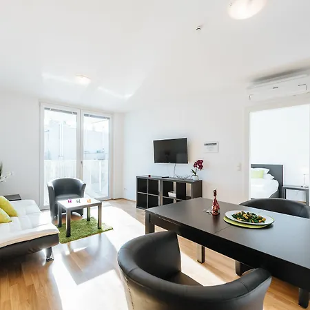 Mainstation - 10 Minutes To Citycenter - With Aircondition
