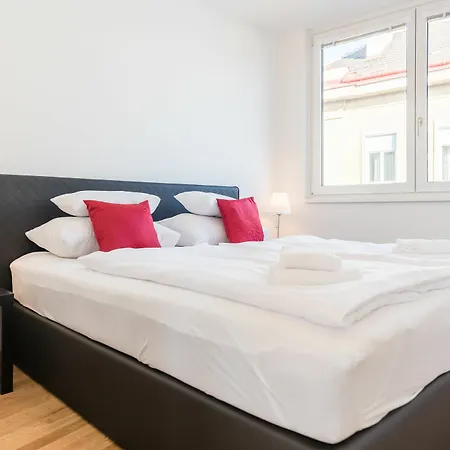 Daire Mainstation - 10 Minutes To Citycenter - With Aircondition *