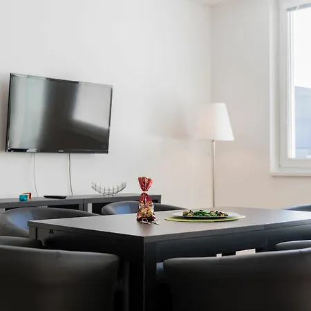 Mainstation - 10 Minutes To Citycenter - With Aircondition Daire *