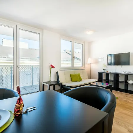 Mainstation - 10 Minutes To Citycenter - With Aircondition Daire *