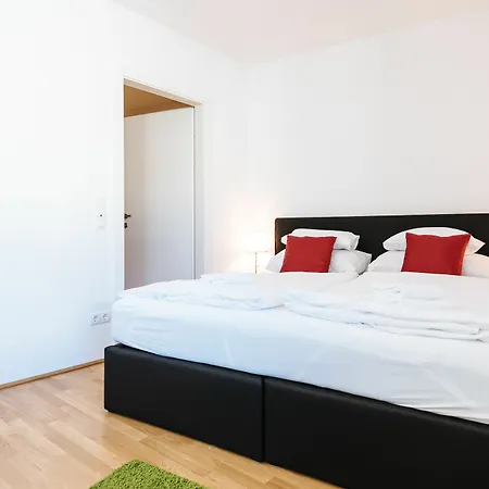 Daire Mainstation - 10 Minutes To Citycenter - With Aircondition *