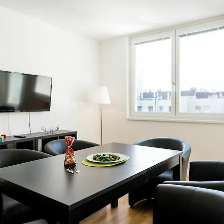 Mainstation - 10 Minutes To Citycenter - With Aircondition