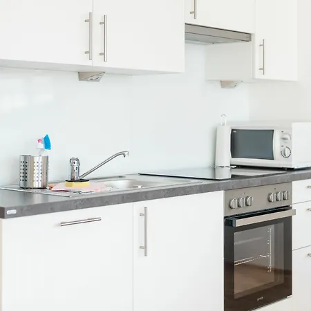 Daire Mainstation - 10 Minutes To Citycenter - With Aircondition
