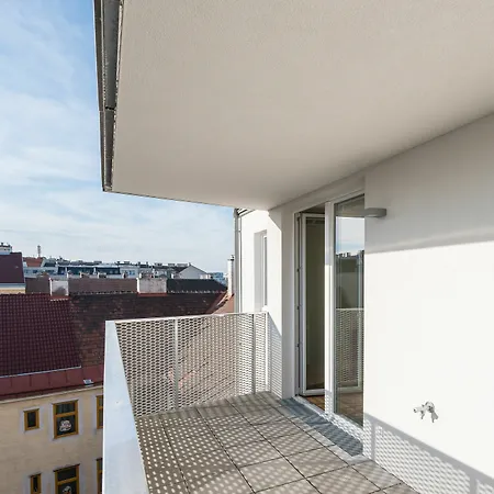 Daire Mainstation - 10 Minutes To Citycenter - With Aircondition *