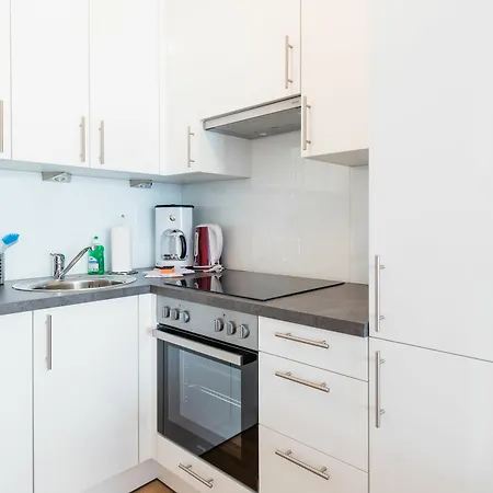 Mainstation - 10 Minutes To Citycenter - With Aircondition