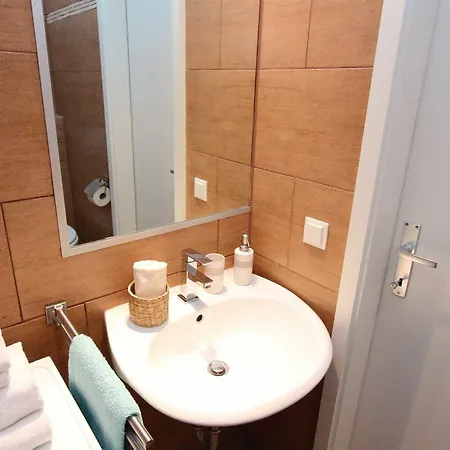 Checkvienna - Waehringer Strasse Apartment *
