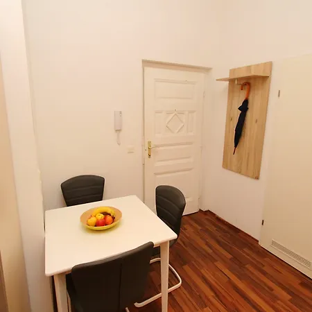 Checkvienna - Waehringer Strasse Apartment *