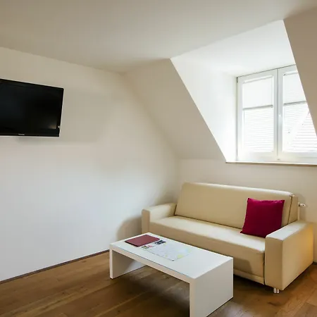 Nestroygasse *