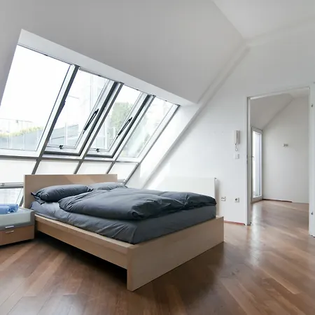 Penthouse At Passauer Platz Apartment *