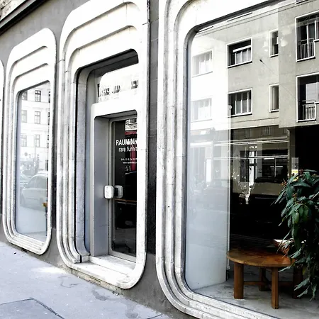 Opera Center Apartment